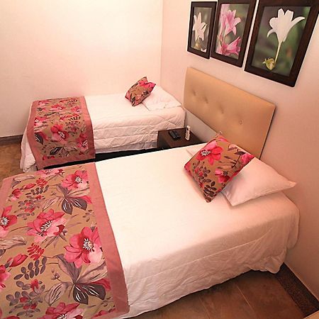Cerritos Amazilia Hotel מראה חיצוני תמונה