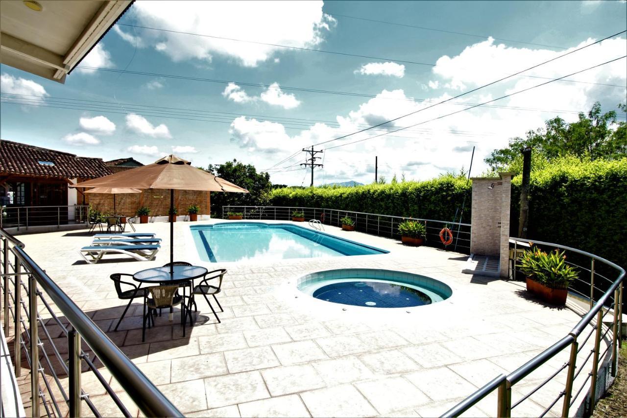 Cerritos Amazilia Hotel מראה חיצוני תמונה