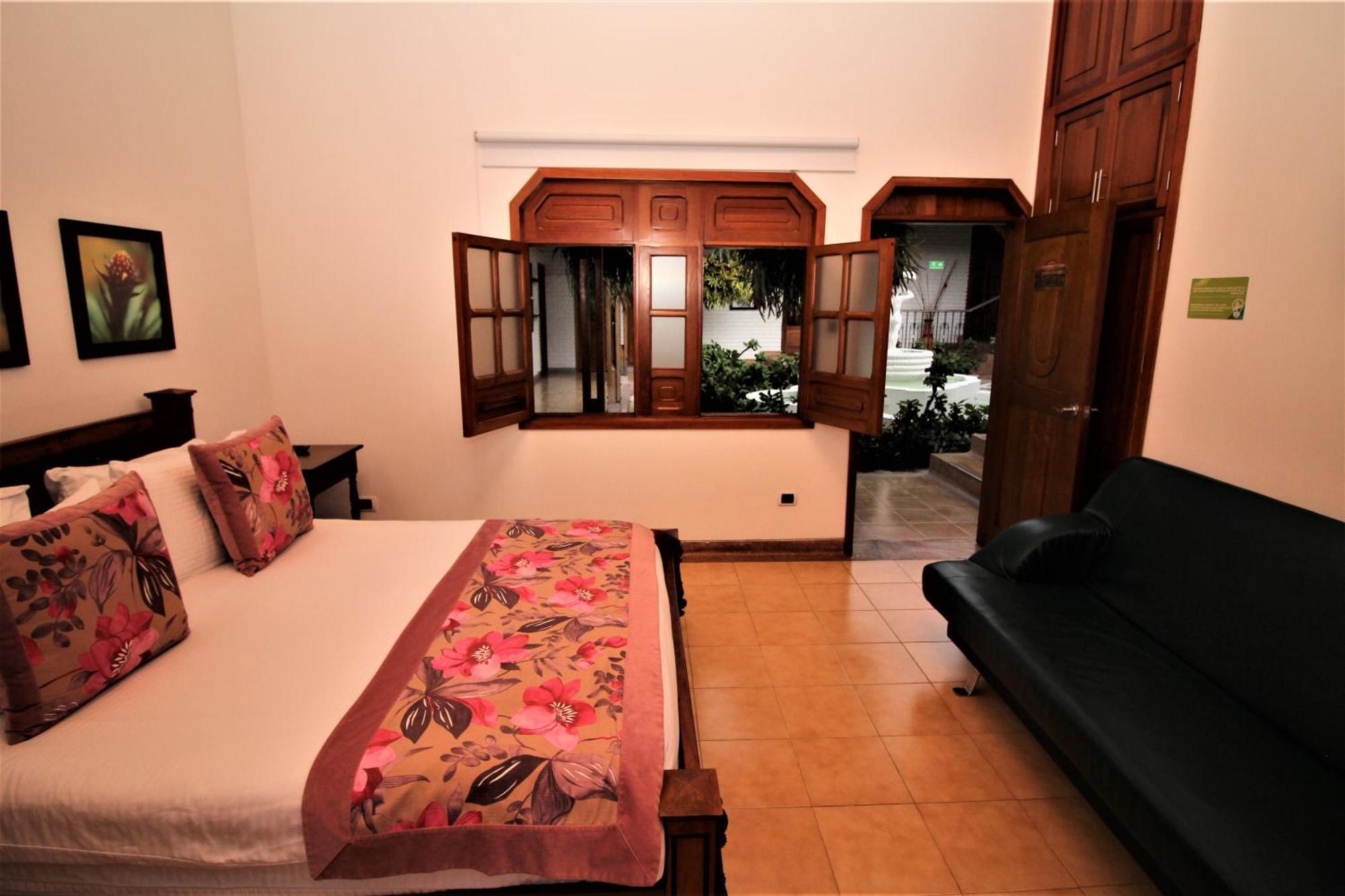 Cerritos Amazilia Hotel מראה חיצוני תמונה