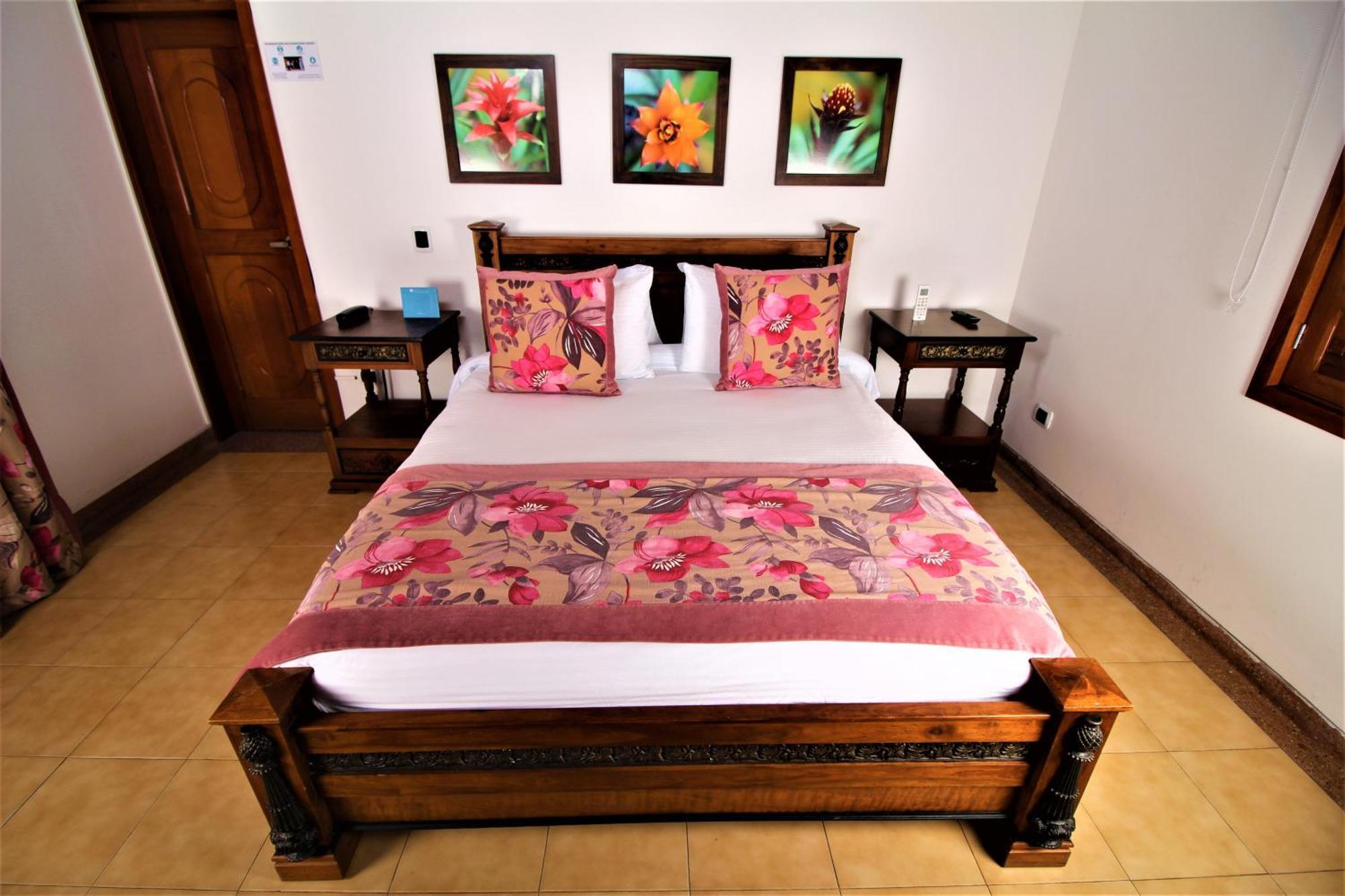 Cerritos Amazilia Hotel מראה חיצוני תמונה