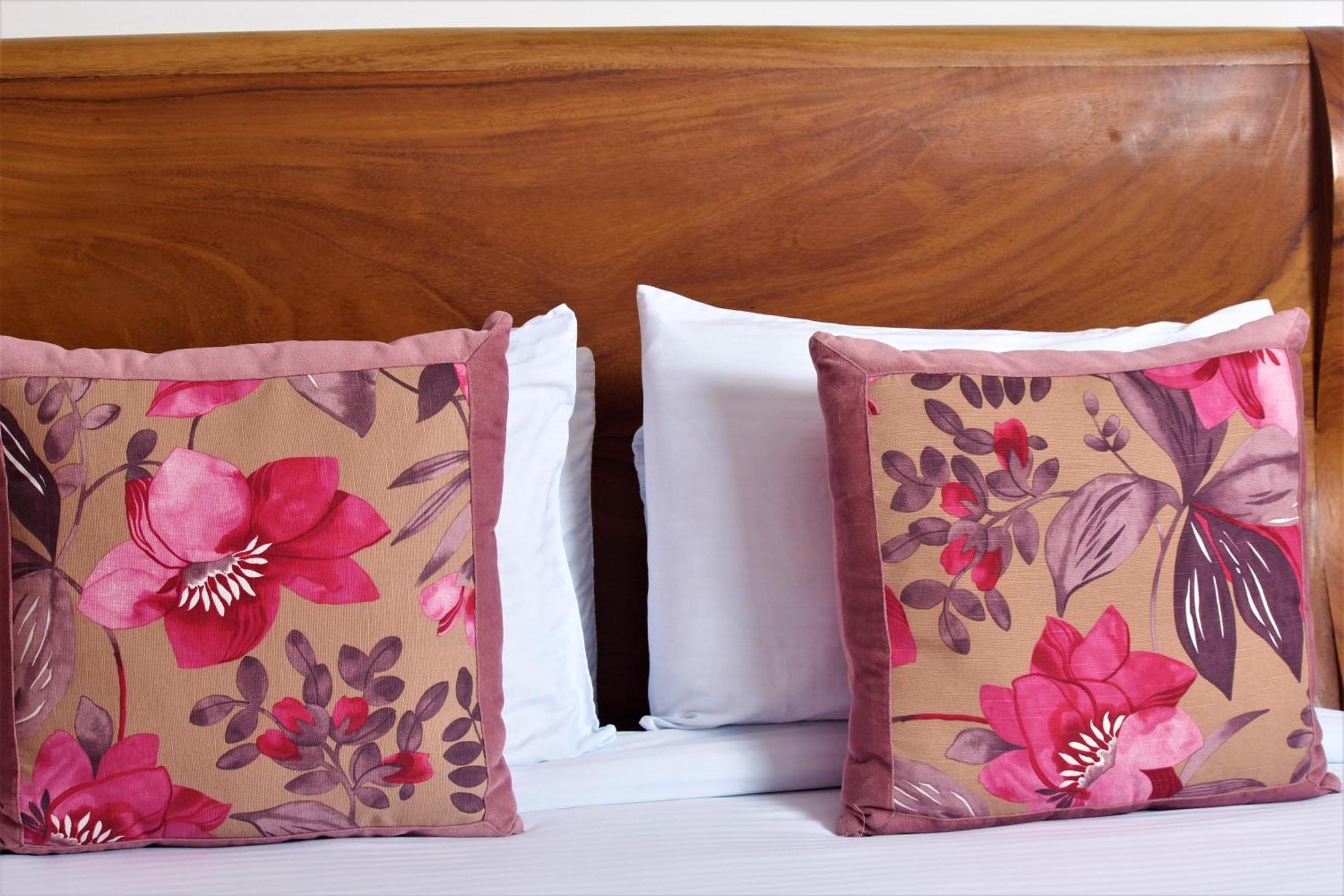 Cerritos Amazilia Hotel מראה חיצוני תמונה