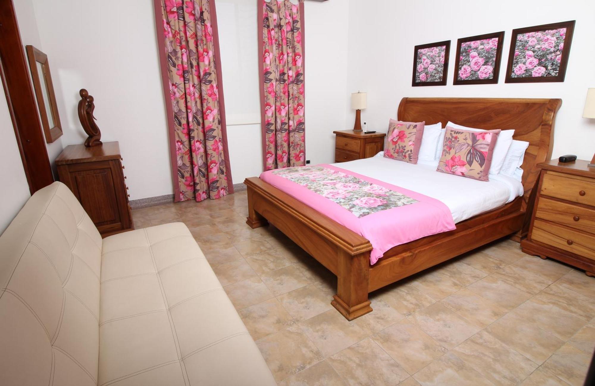 Cerritos Amazilia Hotel מראה חיצוני תמונה